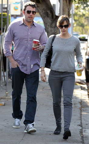 Ben Affleck, Jennifer Garner, Starbucks Holiday Red Cups Ben Affleck, Jennifer Garner, Starbucks Holiday Red Cups